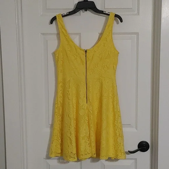 bebop Yellow Lace Sundress - Women sz Lg Laser-cut detail to waistline Lined EUC - Picture 4 of 6